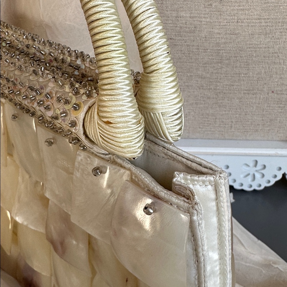 Statement piece genuine mother of pearl purse real pearl - Picture 12 of 12